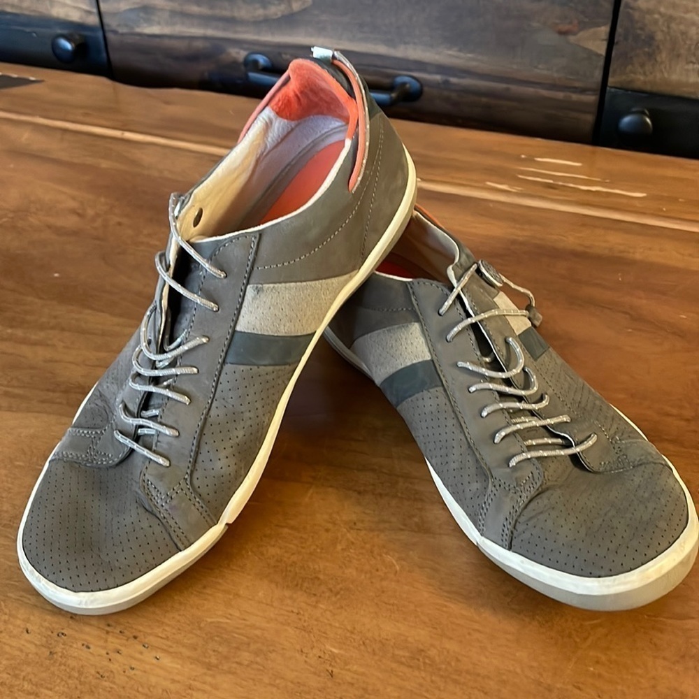 PLAE Mulberry Leather Sneakers Size 8.5